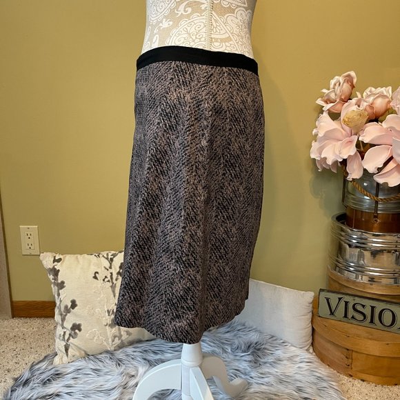 Ann Taylor Mini Skirt size 6. - Picture 8 of 11